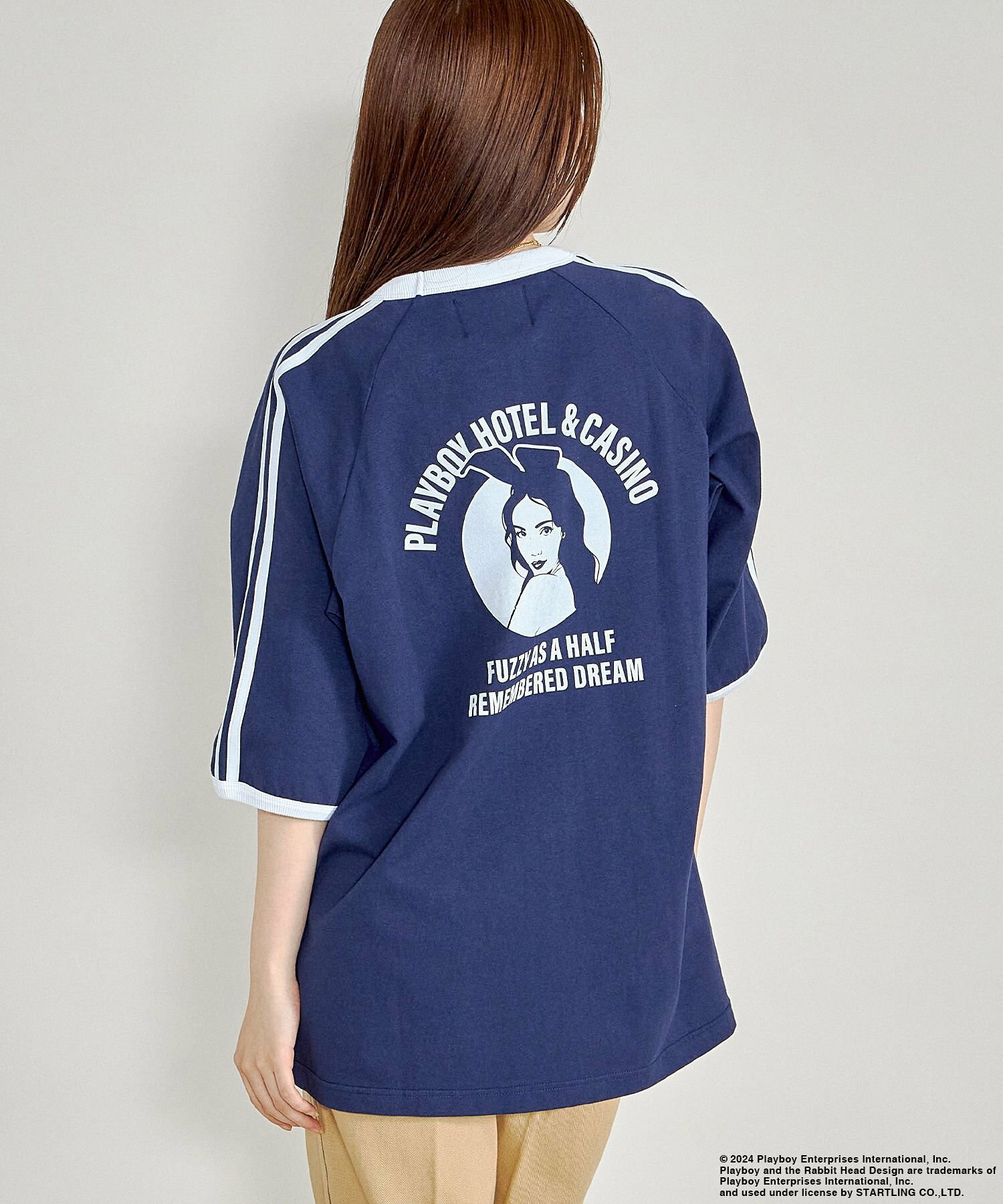 【SEQUENZ】PBHC SPORTS TRIM S/S TEE / プレイボーイ ラグラン 半袖Tシャツ バックプリント 刺繍 ブランドロゴ ガール 